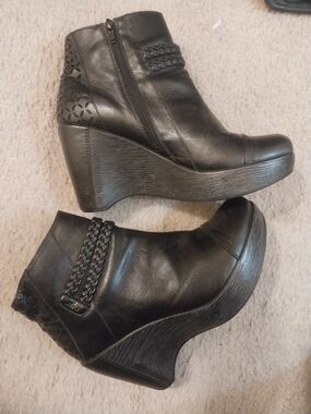 JBU Black Braided Ankle Wedge Booties